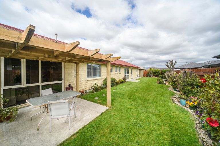 Photo of property in 22 Meridian Grove, Kelvin Grove, Palmerston North, 4414