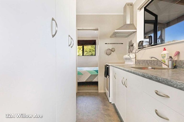 Photo of property in 32 Willow Avenue, Hannahs Bay, Rotorua, 3010