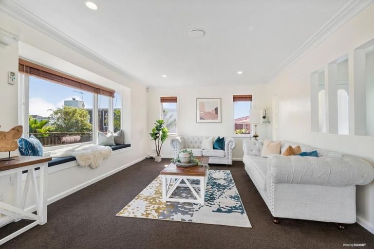 Photo of property in 2/2 Napoleon Avenue, Milford, Auckland, 0620