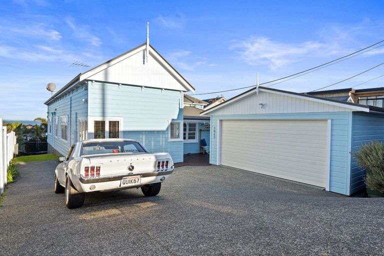 Photo of property in 1047 Whangaparaoa Road, Tindalls Beach, Whangaparaoa, 0930