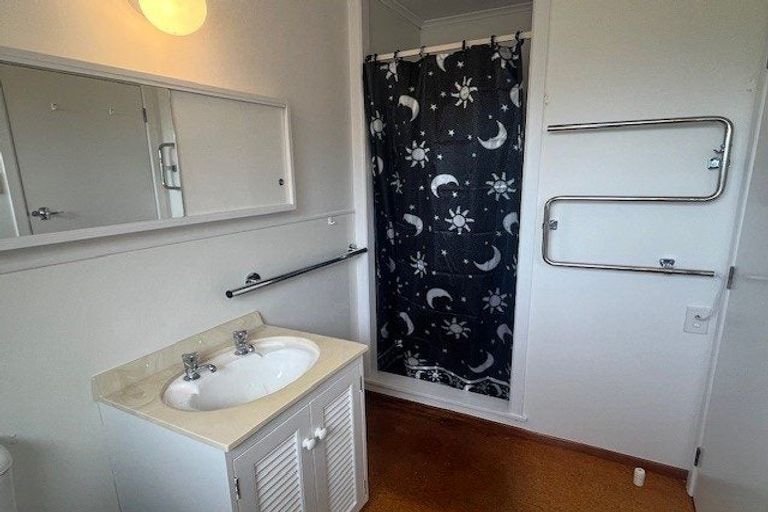 Photo of property in 63 Litten Road, Cockle Bay, Auckland, 2014