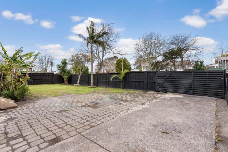 Photo of property in 54 Sikkim Crescent, Clover Park, Auckland, 2019