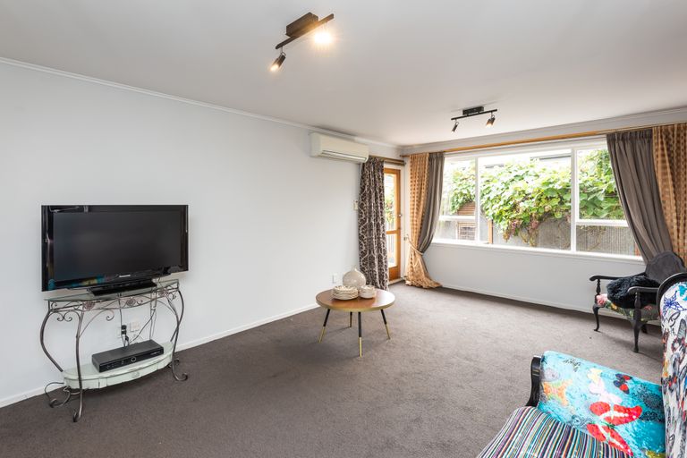 Photo of property in 2/50 Cranford Street, St Albans, Christchurch, 8014
