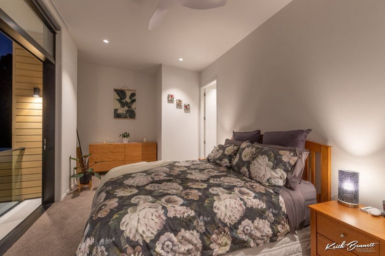 Photo of property in 5 Jean Caldwell Way, Island Bay, Wellington, 6023