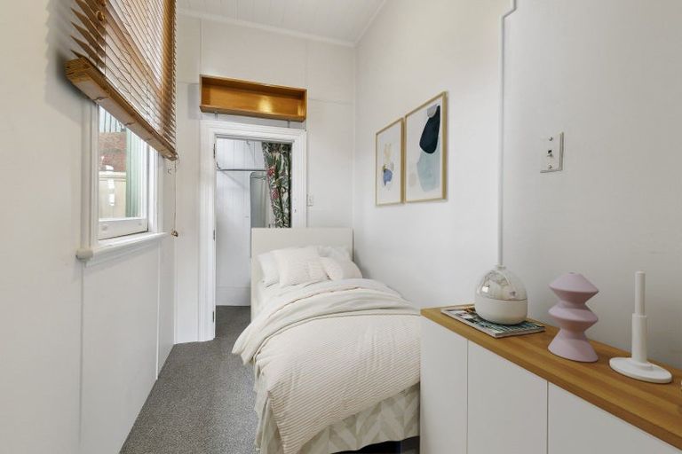 Photo of property in 186 Oriental Parade, Oriental Bay, Wellington, 6011