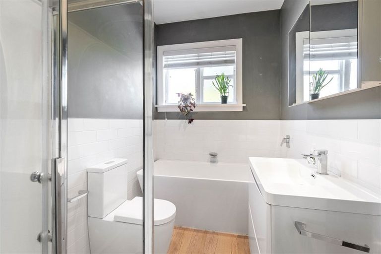 Photo of property in 215 Barrington Street, Somerfield, Christchurch, 8024