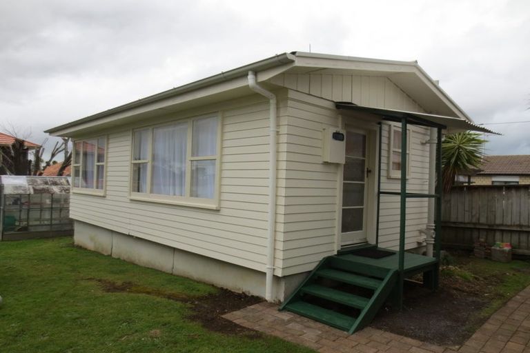 Photo of property in 11 Freyberg Avenue, Papatoetoe, Auckland, 2104