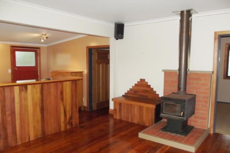 Photo of property in 19 Donnelly Street, Oakura, 4314