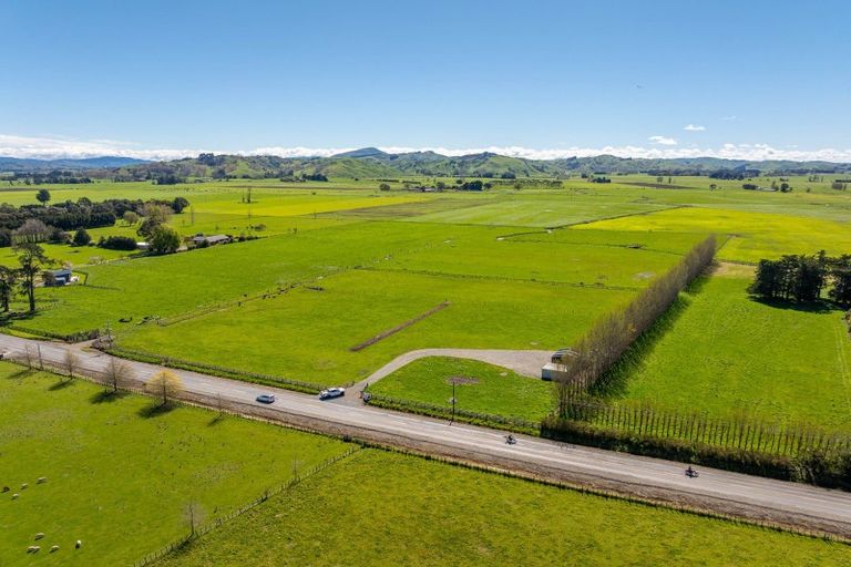 Photo of property in 211 Castlepoint Road, Te Ore Ore, Masterton, 5886