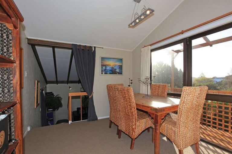 Photo of property in 64 Dale Road, Raumati South, Paraparaumu, 5032