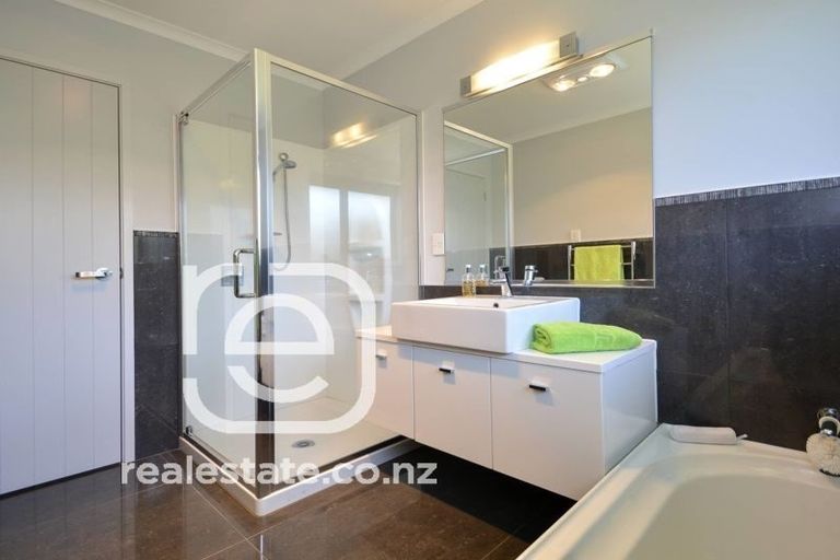 Photo of property in 21 Haden Place, Omokoroa, 3114