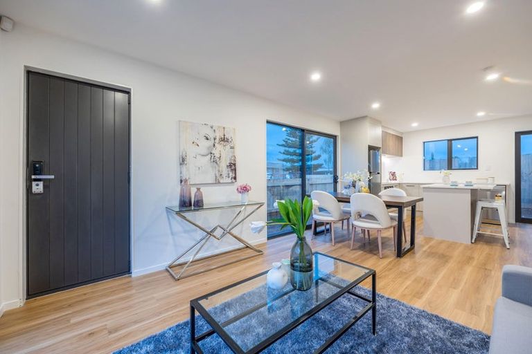 Photo of property in 8e Jupiter Street, Rosehill, Papakura, 2113