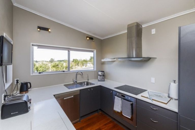 Photo of property in 16 King Street, Halcombe, Feilding, 4779