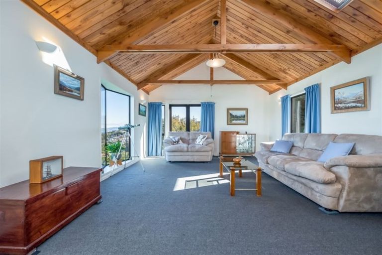 Photo of property in 100 Viewmont Drive, Harbour View, Lower Hutt, 5010