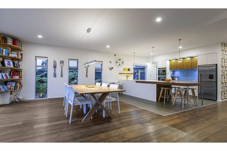 Photo of property in 11 Kelmore Place, Schnapper Rock, Auckland, 0632