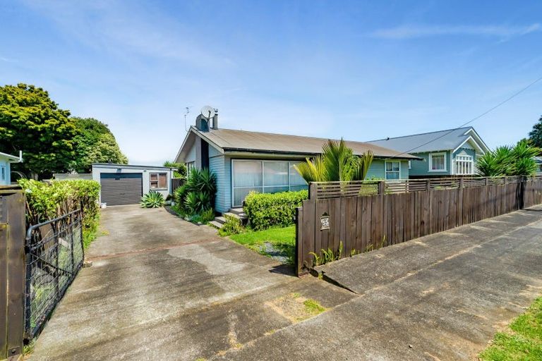 Photo of property in 53 Parris Street, Waitara, 4320