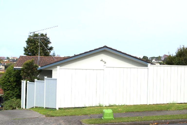 Photo of property in 47 Advene Road, Cockle Bay, Auckland, 2014