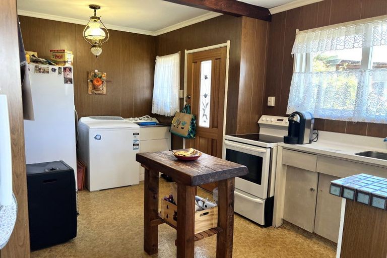 Photo of property in 35 Neptune Street, Dannevirke, 4930