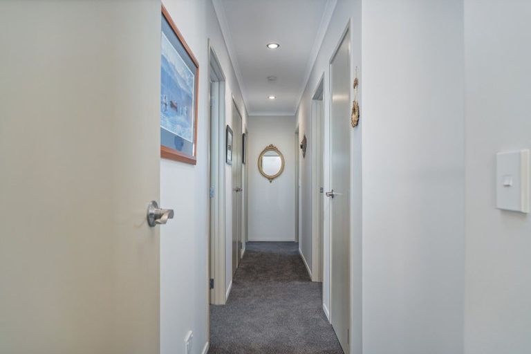 Photo of property in 20b Cholmondeley Crescent, Whitianga, 3510