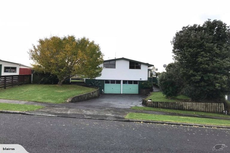 Photo of property in 5 Camellia Avenue, Bell Block, New Plymouth, 4312