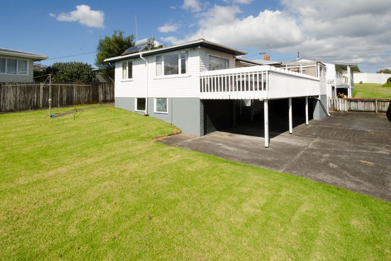 Photo of property in 183 Waimumu Road, Massey, Auckland, 0614