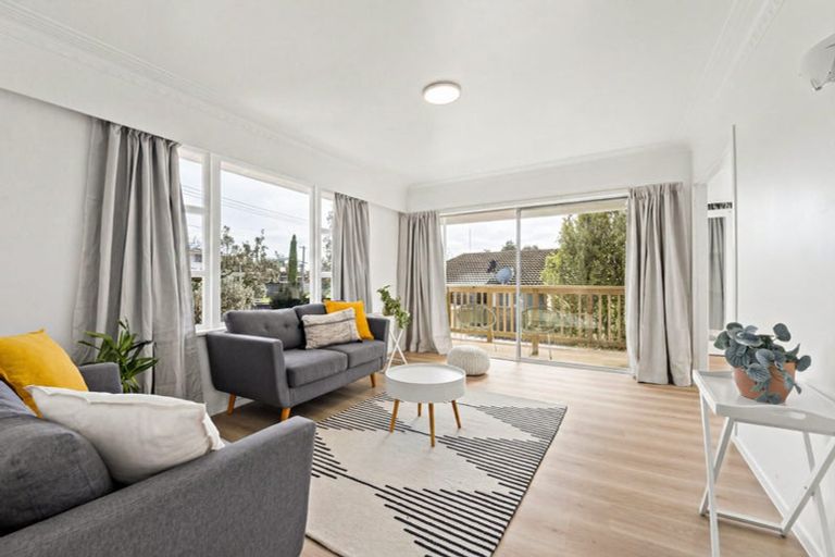 Photo of property in 70 Sturges Road, Henderson, Auckland, 0612