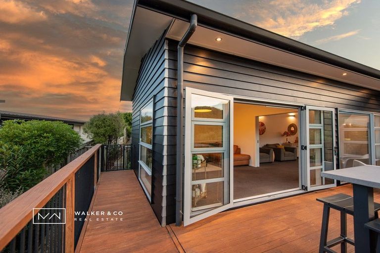 Photo of property in 20 Cosgrove Rise, Riverstone Terraces, Upper Hutt, 5018