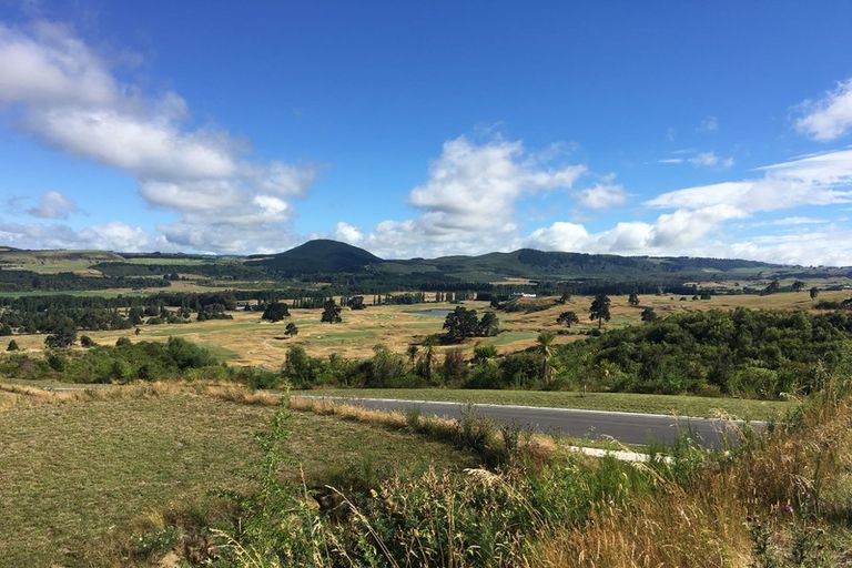 Photo of property in 17 Locheagles Rise, Kinloch, Taupo, 3377