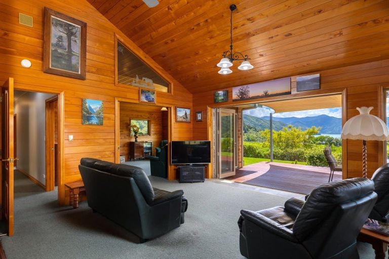 Photo of property in 888 Queen Charlotte Drive, Linkwater, Picton, 7281