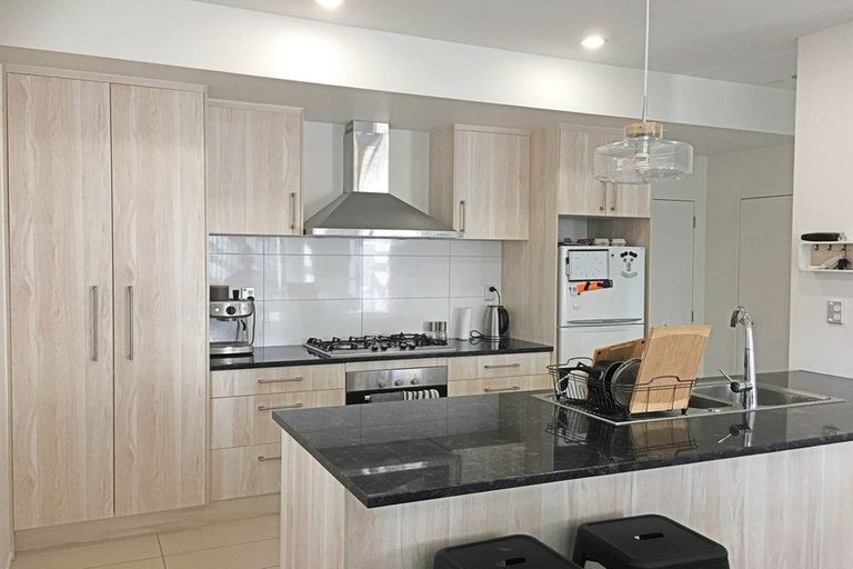 Photo of property in 29 Popokatea Drive, Takanini, 2112