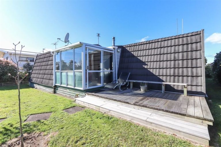 Photo of property in 27 Towai Street, Inglewood, 4330