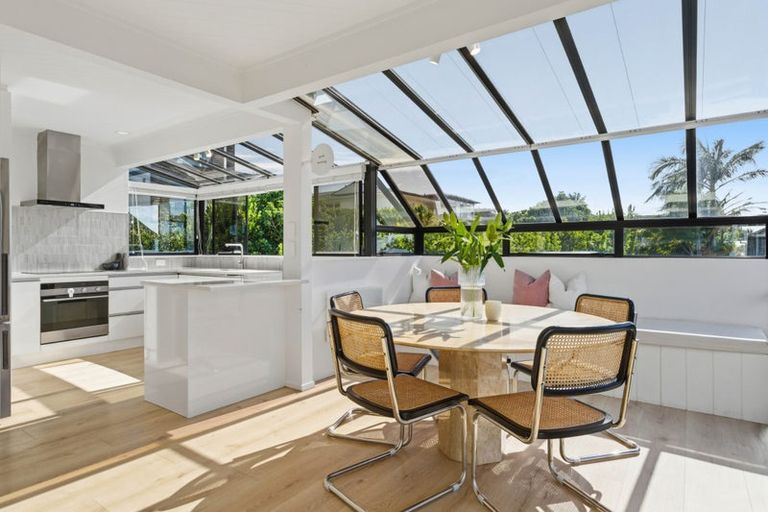 Photo of property in 2/11 Seaview Road, Castor Bay, Auckland, 0620