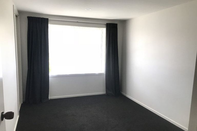 Photo of property in 2/145 Grahams Road, Burnside, Christchurch, 8053