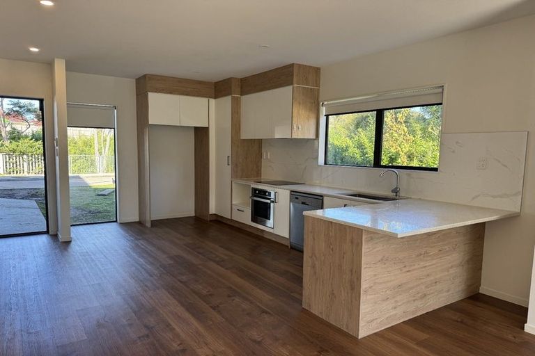 Photo of property in 32 Korokio Lane, Henderson, Auckland, 0612