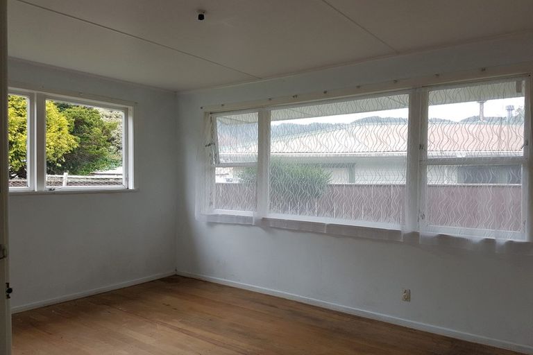 Photo of property in 48 Parkway, Wainuiomata, Lower Hutt, 5014
