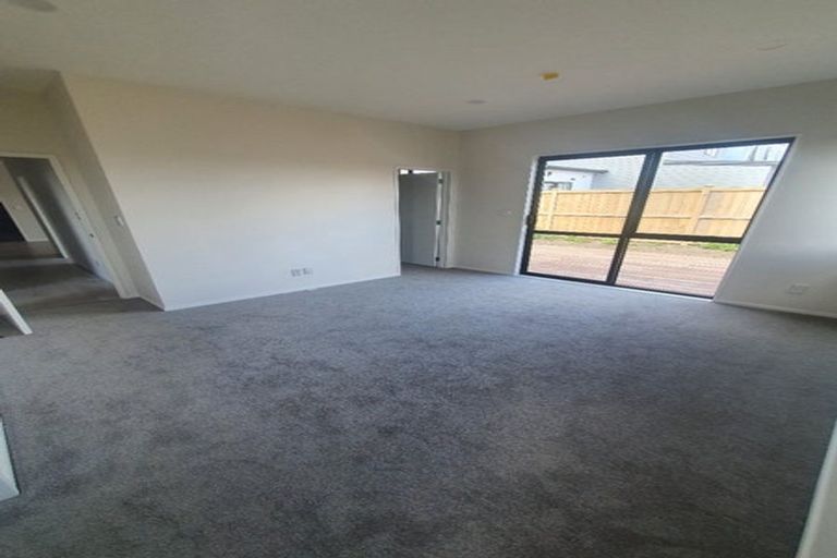 Photo of property in 12 Weri Road, Karaka, Papakura, 2113