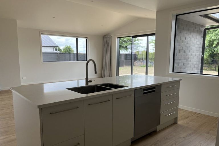 Photo of property in 1b Pengover Avenue, Leamington, Cambridge, 3432