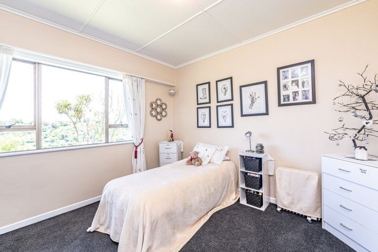 Photo of property in 28 Shakespeare Road, Bastia Hill, Whanganui, 4500