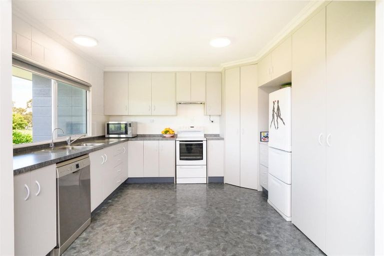 Photo of property in 17 Barnett Drive, Marton, 4710