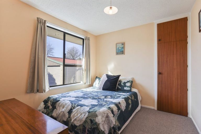 Photo of property in 3 Manson Place, Russley, Christchurch, 8042