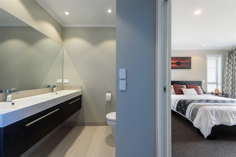 Photo of property in 84 Palm Springs Boulevard, Papamoa Beach, Papamoa, 3118