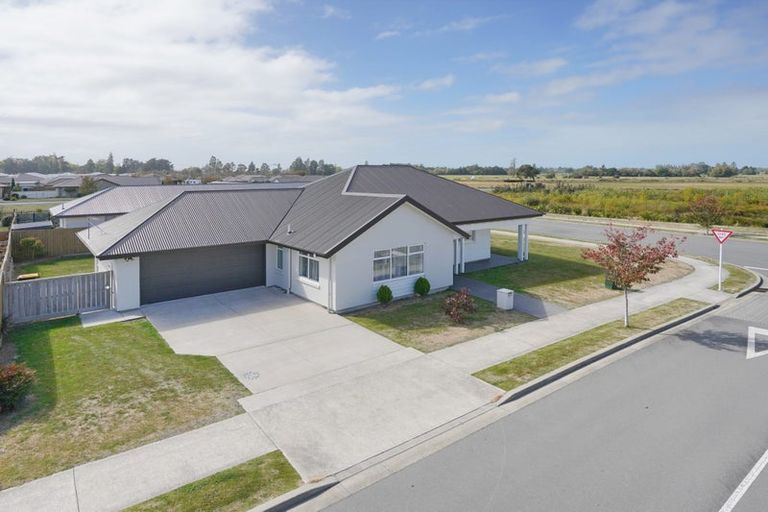 Photo of property in 55 Koura Drive, Rangiora, 7400