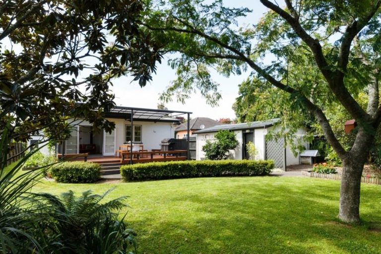 Photo of property in 100 Manawatu Street, Hokowhitu, Palmerston North, 4410