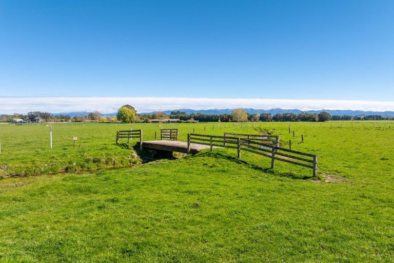 Photo of property in 211 Castlepoint Road, Te Ore Ore, Masterton, 5886