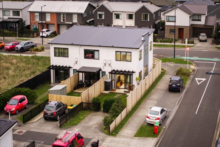 Photo of property in 2 Lumbarda Drive, Kumeu, 0810