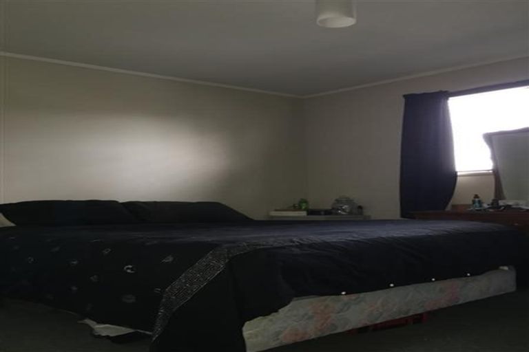 Photo of property in 90 Riverpark Crescent, Henderson, Auckland, 0610