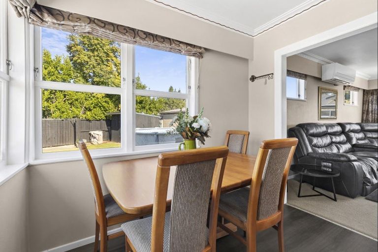 Photo of property in 70 Mears Road, St Andrews, Hamilton, 3200