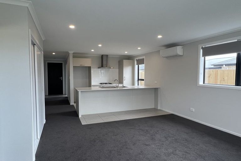 Photo of property in 53 Waruhia Crescent, Rototuna North, 3281