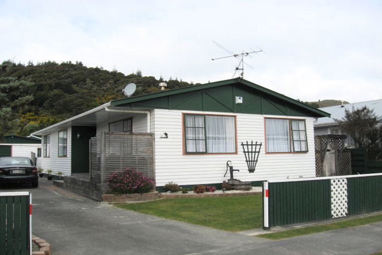 Photo of property in 16 Belgrave Street, Wainuiomata, Lower Hutt, 5014