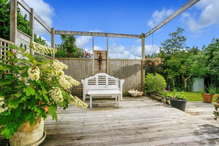 Photo of property in 11 Albany Highway, Unsworth Heights, Auckland, 0632